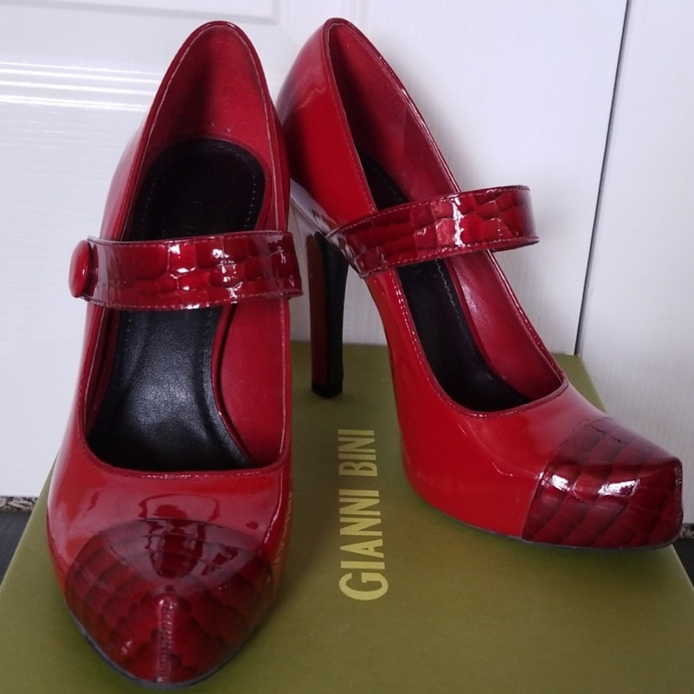 Gianni Bini high heels